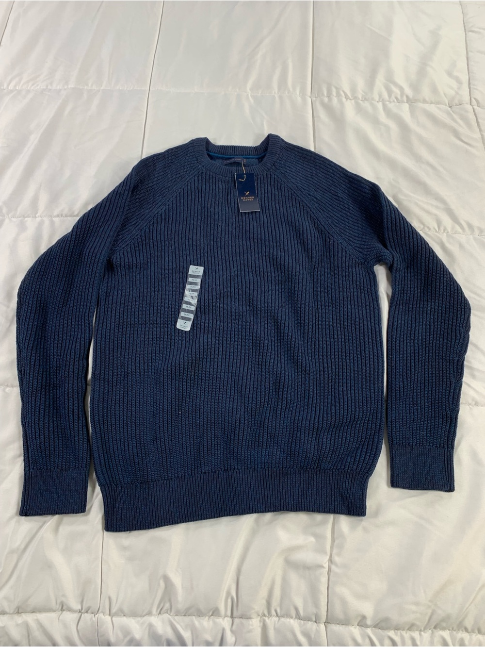 New with tags DENVER HAYES sweatshirt mens size M